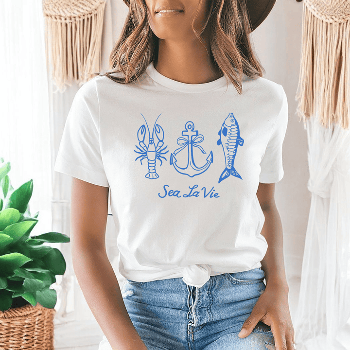 Sea La Vie Coastal Graphic Tee – Nautical Anchor & Fish Shirt – Beach Life T-Shirt - SE124