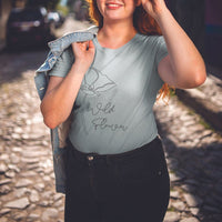 Wild Flower Line Art Tee – Minimalist Floral Graphic T-Shirt - NA119